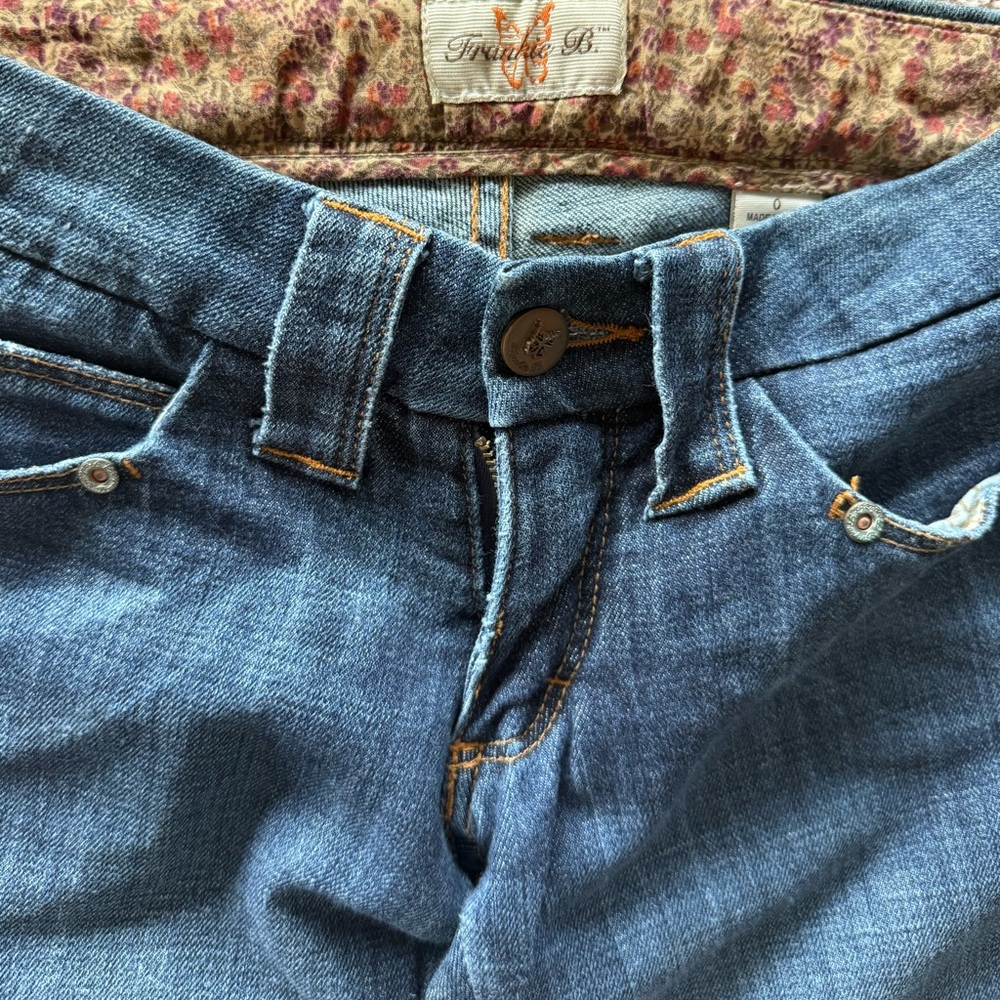 Frankie B. Denim Jeans with Heart Pockets - Picture 3 of 5